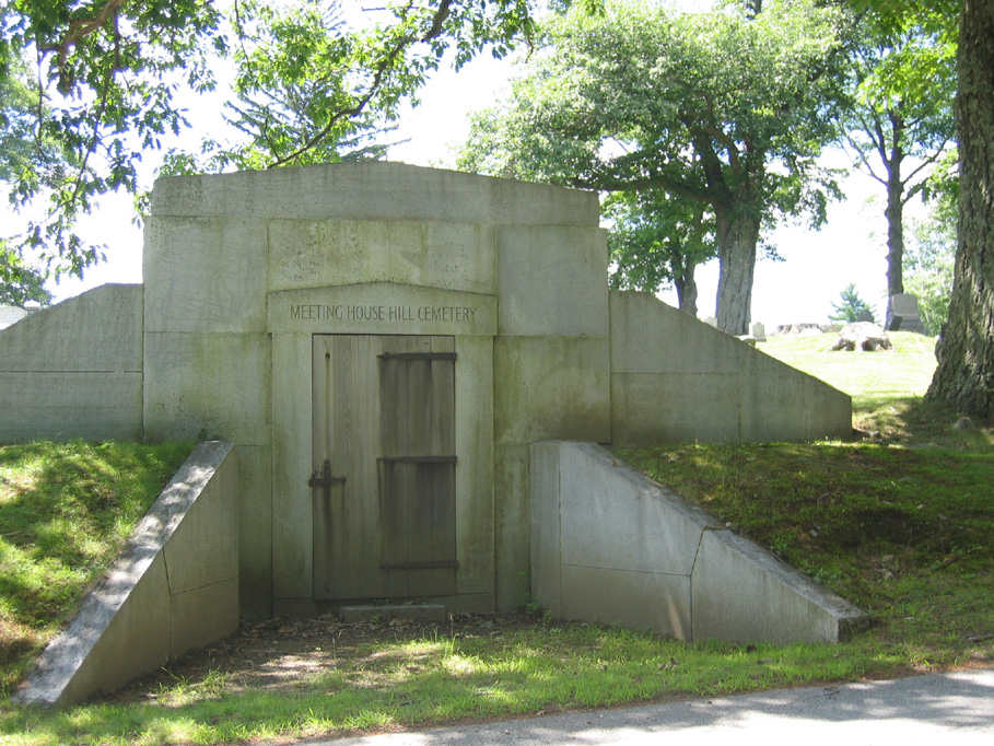 Meeting House Hill Cemetery Mausoleum